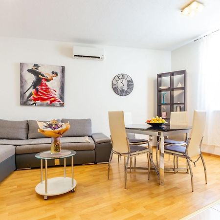 Vale Apartment With Balcony Zadar Exteriör bild