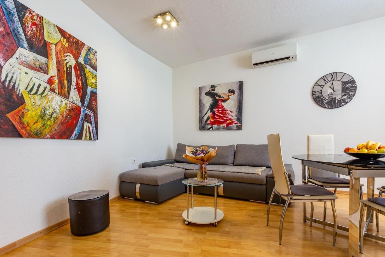 Vale Apartment With Balcony Zadar Exteriör bild